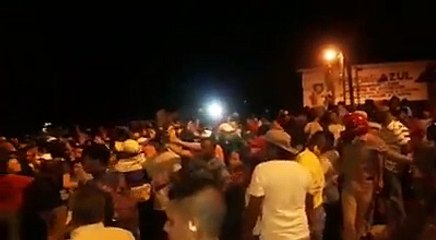 Así está el ambiente en León. Pobladores protestan para pedir la libertad de estudiantes. 