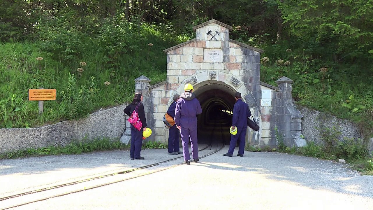 Bronzezeitschätze im weltältesten salzbergwerk in Österreich