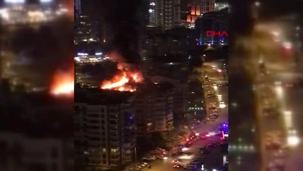 Ankara Çukurambar'da Binanın Çatısı Alev Alev Yandı