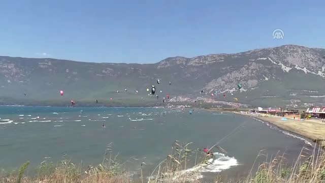 Şampiyon İspanyol Kitebord Sporcusu, Gençlerle Tecrübelerini Paylaştı