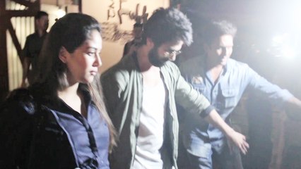 Shahid Kapoor protects pregnant Mira Rajput from Paparazzi; Watch Video | FilmiBeat