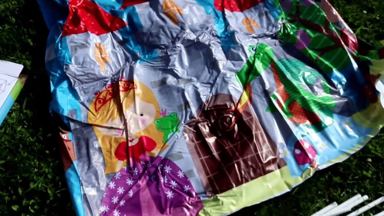 Une nouvelle cabane chateau fort pour Ellie et son bébé montée en 5 minutes ! INTEX