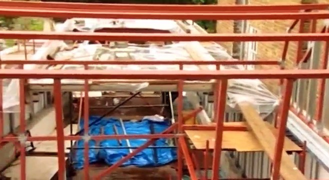 Grand Designs S07 - Ep08 London The GlAs and Timber House HD Watch