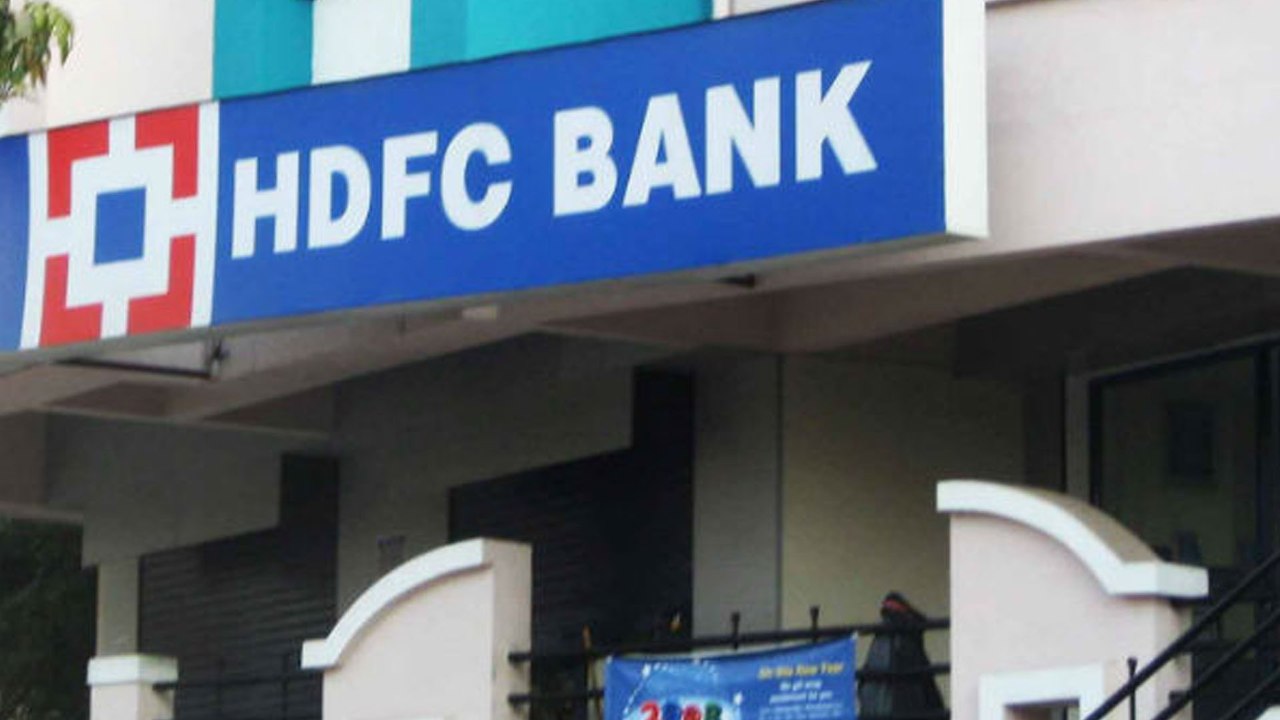 రుణఎగవేతదారులకు వాట్సాప్‌ ద్వారా బ్యాంకు సమన్లు