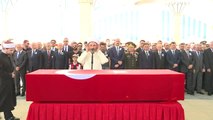Şehit Uzman Çavuş Dökmeci'nin Cenaze Namazı Ahmet Hamdi Akseki Camii'nde Kılındı