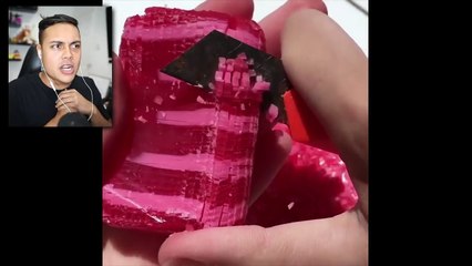 REACTING TO THE MOST ODDLY SATISFYING VIDEOS ON THE INTERNET