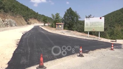Ora News - Po rikonstruktohet rruga hyrëse drejt Ulzës