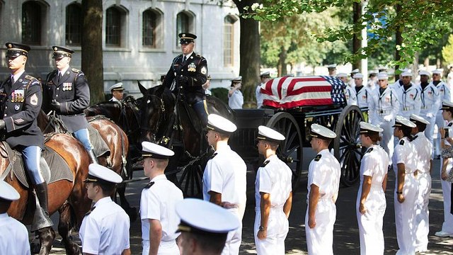 В США простились с Джоном Маккейном