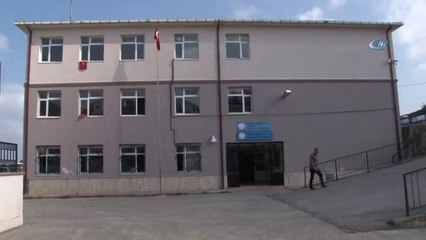 Memleketinden Dönen Öğretmenlerine Öğrencilerden Sürpriz