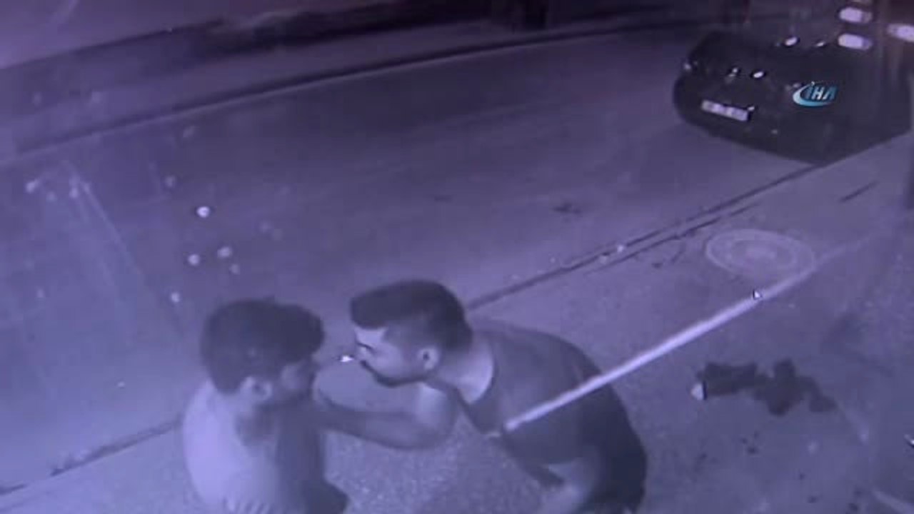 Kavga Sırasında Sinirini Dükkandan Çıkardı...o Anlar Kamerada