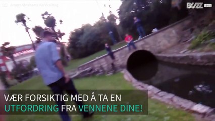 Se denne mannens mislykkede og vonde hopp over elven