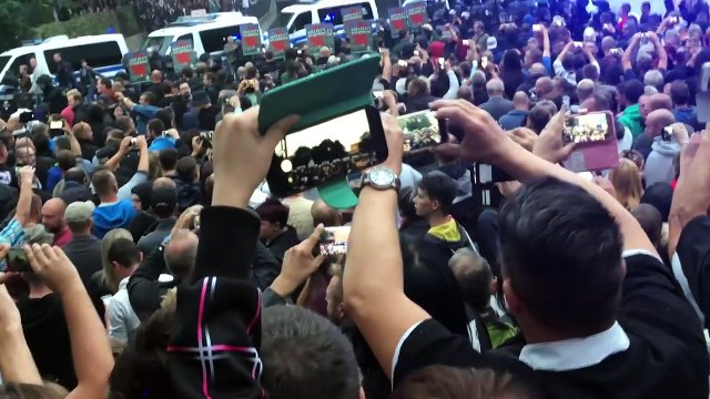 AfD zeigt, 01-09-2018 Chemnitz es reicht! Der Bürgerkrieg hat begonnen, keine Nazis in Chemnitz