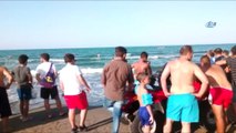 Samsun’da denize giren 4 arkadaş boğulma tehlikesi geçirdi