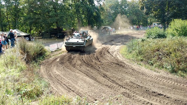 Tanks In Mons. Vidéo Éric Ghislain