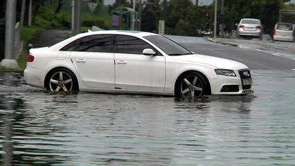 제주 기습 폭우 피해...오늘도 많은 비 / YTN