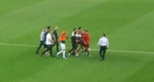 Volkan Demirel ve Alper Potuk, Maç Sonu Sevinen Kayserisporlu Futbolculara Müdahale Etti