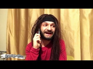 Erkek Arkadaşın Yanında Bulunan Kişinin Cinsiyetini Öğrenmek İçin FBI Ajanına Dönen Kızlarımız