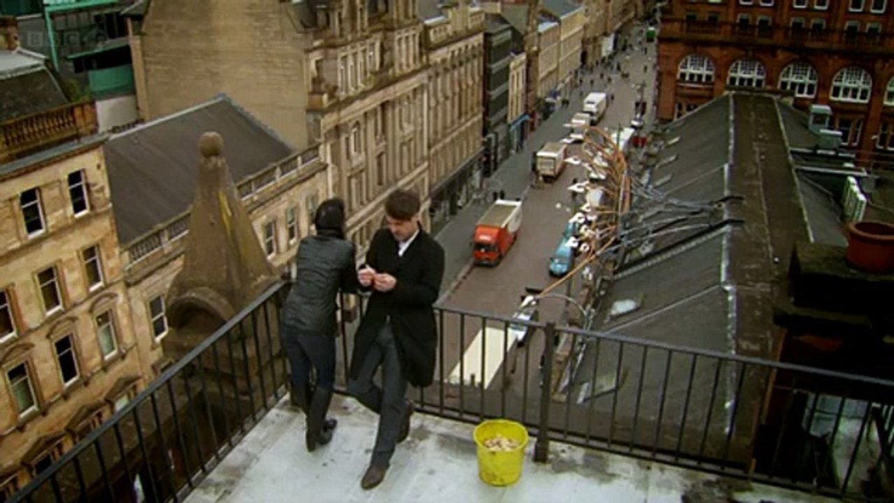 Lip Service S02E01