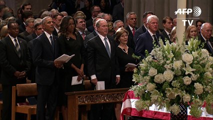 Bush y Obama rinden tributo a McCain en una despedida sin Trump