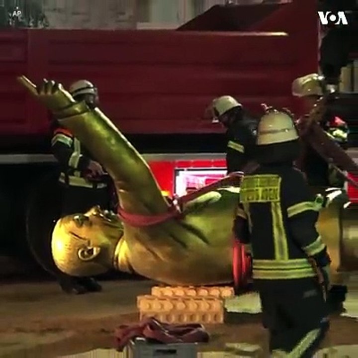 په جرمني کې د اردوغان د مجسمې لرې کولجرمني مقاماتو د هغه هیواد په ویسبادن ښار کې د ترکیې د جمهور رئیس رجب طیب اردوغان یوه طلایي مجسمه لرې کړه . دغه مجسمه په یو