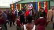 أثناء زيارتها لجنوب إفريقيا لم تتمالك رئيسة وزراء بريطانيا تيريزا ماي نفسها أمام الموسيقى.. وبدأت بالرقص.#شاهد_سكاي