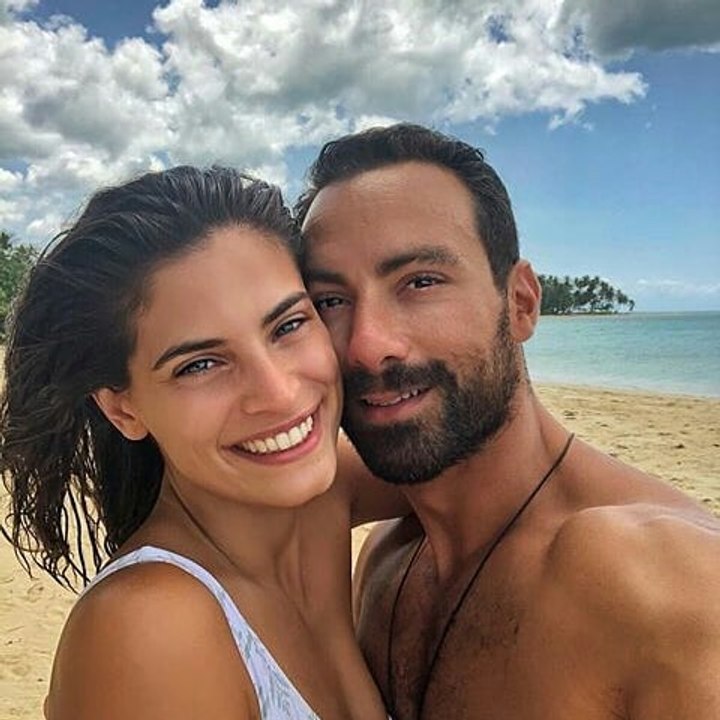 Σάκης Τανιμανίδης-Χριστίνα Μπόμπα είσοδος δεξίωση