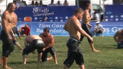 Arnavutköy'de Yağlı Güreşin Şampiyonu Hüseyin Gümüşalan