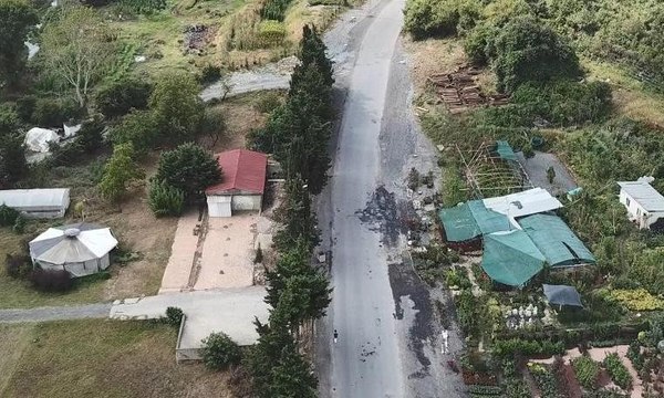 Bitmeyen yol çalışması isyan ettirdi