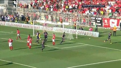 فيديو: احتفال مثير للجدل لنيمار أمام لافته تسخر منه