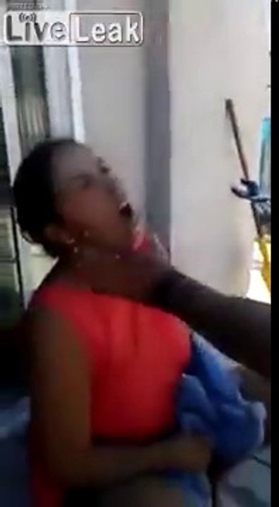 Arrachage de dent à la pince - dentiste mexicain