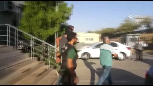 Polis Süsü Vererek 135 Teneke Bal Gasbettiler