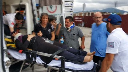 Saldırıya uğrayan 112 personeli kendi acısını unutup kazadaki yaralıları hastaneye taşıdı