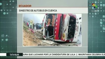 Mueren 11 personas al volcarse un autobús en Cuenca, Ecuador