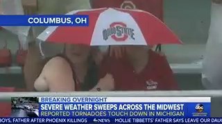 Etats | Unis | Regardez les | images | effrayantes de | cette tornade qui a touché le Michigan ce week-end || Etats-Unis Regardez les images effrayantes de cette tornade qui a touché le Michigan ce week-end