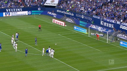 Duda's double for Hertha sinks Schalke