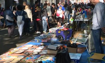 Festival Barang Bekas Diminati Turis Luar Negeri