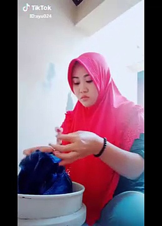 LUCU ABIIIIIS" UNTUK PARA ISTRI TOLONG DI JAWAB