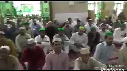 Molvi Salutes And Praises PM Imran Khan In Mosque