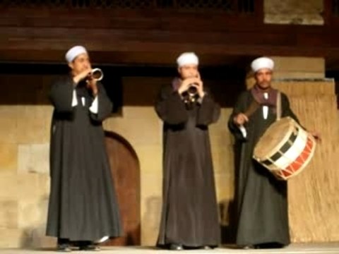 Derviches tourneurs ou fest-noz ?