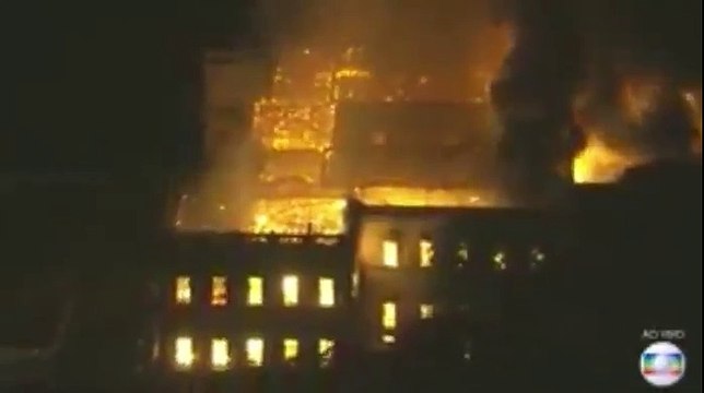 Le musée de Rio de Janeiro ravagé par les flammes