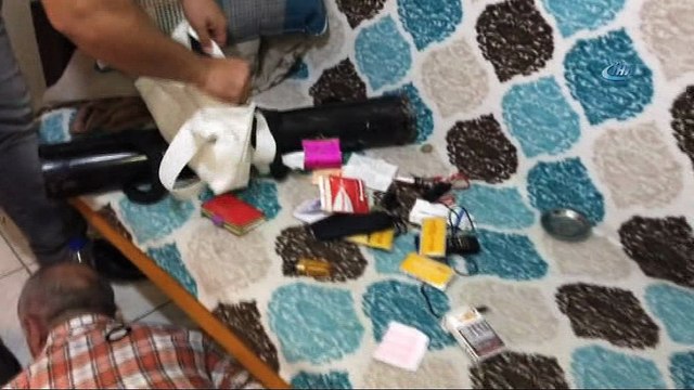 Engelli torbacı, uyuşturucuları imha ederken yakalandı