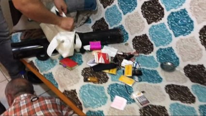 Engelli torbacı, uyuşturucuları imha ederken yakalandı