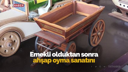 Ağaç parçalarına şekil vererek maketler yapıyor