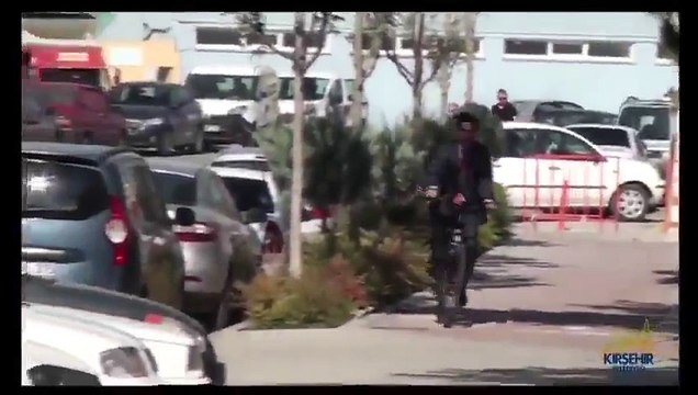 Kırşehir Belediye Başkanı Yaşar Bahçeci, makam aracı yerine bisiklet kullanıyor