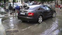 Shiu bllokon kanalizimet në Durrës - Top Channel Albania - News - Lajme