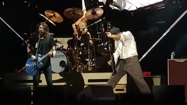 Foo Fighters - NIRVANA cover live - Seattle 2018 with Krist Novoselic