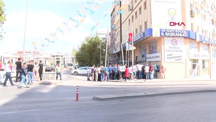 Kocaeli Yeni Yapılan Pazar Yerini Beğenmeyen Pazarcılar Eylem Yaptı