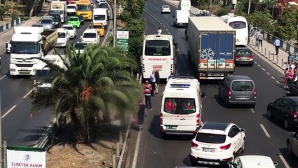 Minibüsün çarptığı motosiklet sürücüsü öldü - İZMİR