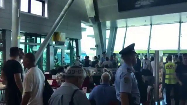 Kaos në Rinas (Pa koment) - Top Channel Albania - News - Lajme