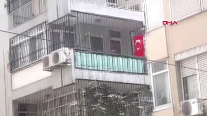 İzmir Papaz Brunson In Evine Türk Bayrağı